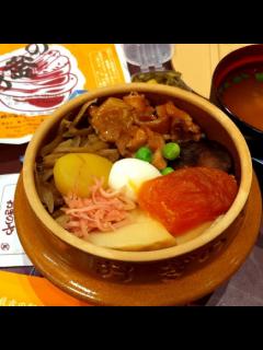 [x]おぎのやの釜めし。売り切れてなければ夜でも食べられるのは知らなかった | shckor | Flickr