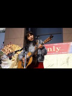 [x]Anly（アンリィ） 2018年初歌『太陽に笑え』(「サイレーン 刑事×j 彼女×完全悪女」主題歌) in 那覇メインプレイス - YouTube