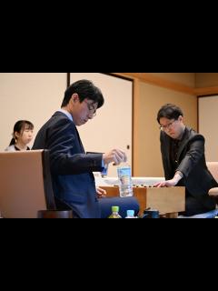 [x]井山裕太名人VS一力遼天元 名人戦挑戦手合第5局 - YouTube