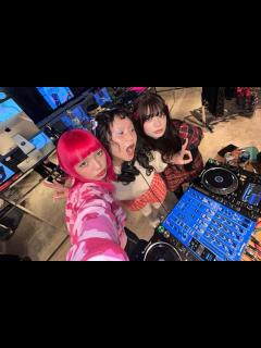 [x]ロジャース歌乃、カメラの“広角”好きを語る「so cute」「かわええ」｜明日の一歩をPICKUP「イッポニュース」