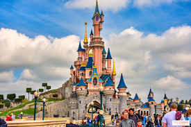 Disneyland Paris: seasons, openings, new features... Discover the ...